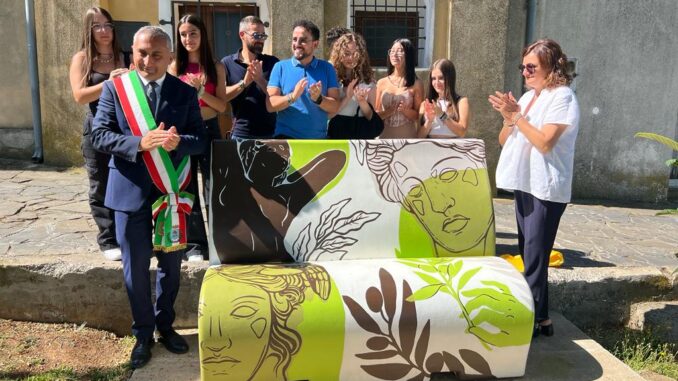 Inaugurazione_panchina_Montalbano2