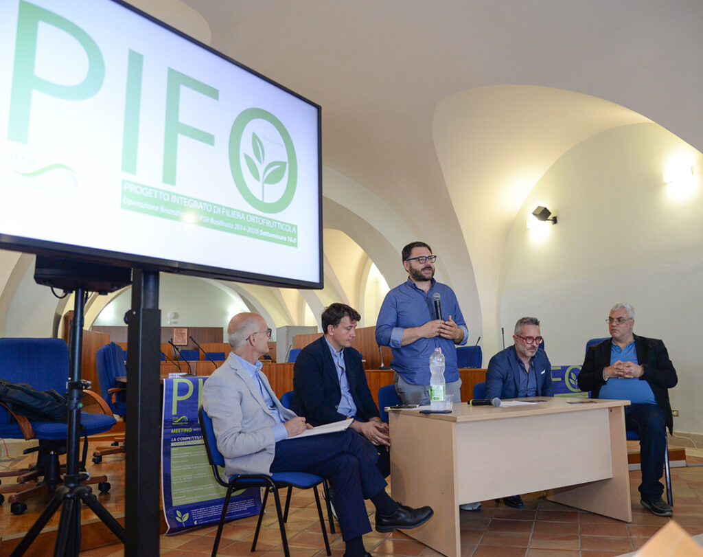 A Scanzano Jonico presentati i risultati del Progetto Integrato di Filiera Ortofrutticola (PIFO) nell’ambito del meeting “La competitività dell’ortofrutta: aggregazione, innovazione e sostenibilità”. filiera ortofrutticola
