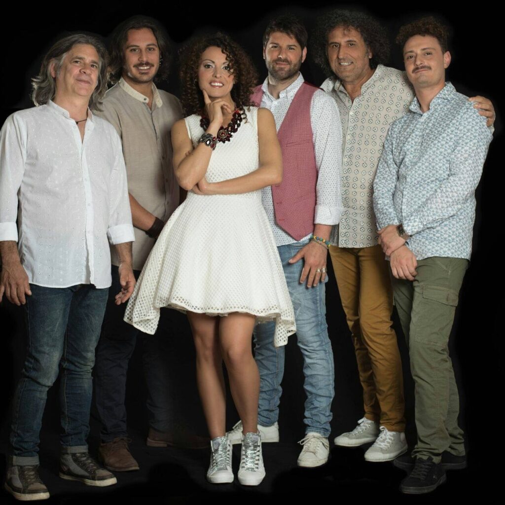 Martedì 8 e mercoledì 9 agosto - Nomadi, Tamburellisti di Torrepaduli, Zimbaria e Alla Bua per Messapia Summer Festival a Muro Leccese tamburellisti