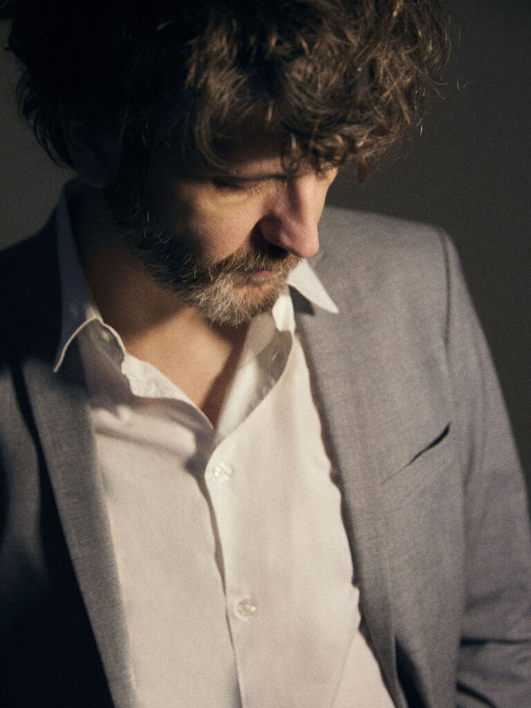 Martedì 8 agosto - Niccolò Fabi da tutto esaurito al Castello Volante di Corigliano d'Otranto per il SEI Festival di Coolclub otranto