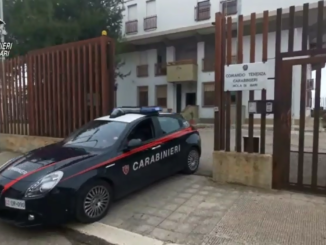 mola di bari (ba). colpisce con un fendente il vicino di casa, i carabinieri della tenenza di mola di bari lo arrestano. 28 mola di bari radio laser news matera potenza puglia basilicata