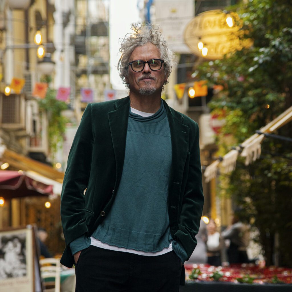 Martedì 8 agosto - Niccolò Fabi da tutto esaurito al Castello Volante di Corigliano d'Otranto per il SEI Festival di Coolclub otranto