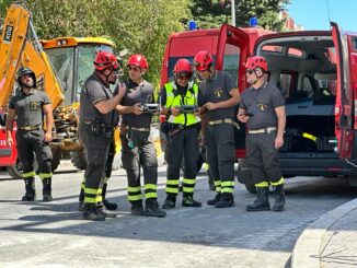 crollo di via protospata, il sindaco bennardi ringrazia chi opera sul posto 59 vigili del fuoco al lavoro radio laser news matera potenza puglia basilicata