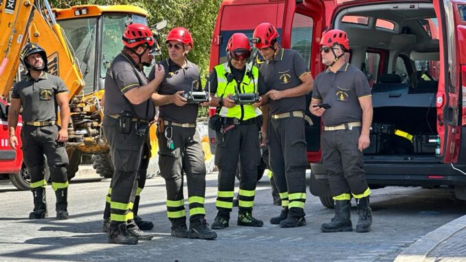 Vigili del fuoco al lavoro