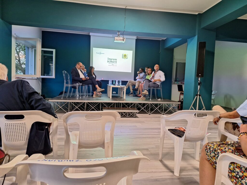 ASSESSORE LATRONICO A GINESTRA PER PRESENTAZIONE BANDO BORGHI STORICI ginestra