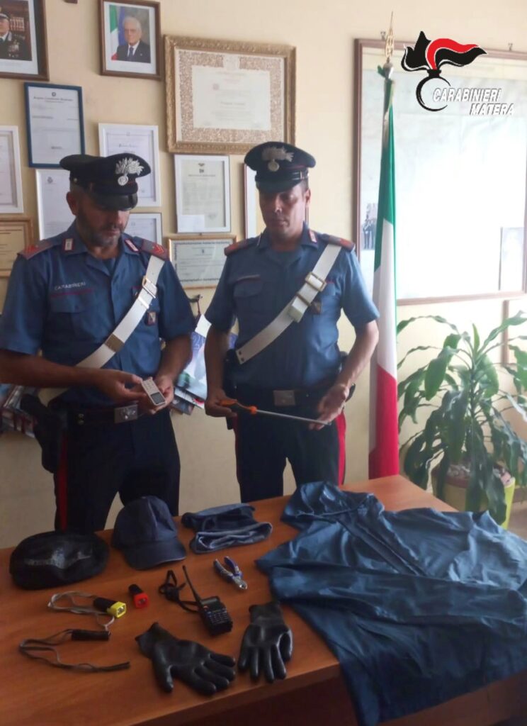 MONTESCAGLIOSO: SORPRESO INSIEME A DEI COMPLICI MENTRE TENTA UN FURTO IN APPARTAMENTO. 50ENNE ARRESTATO DAI CARABINIERI DELLA LOCALE STAZIONE carabinieri
