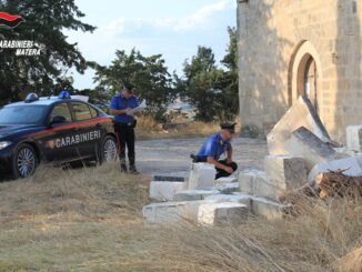 matera: in frantumi la statua di cristo salvatore a colle verde timmari. i carabinieri identificano l’autore