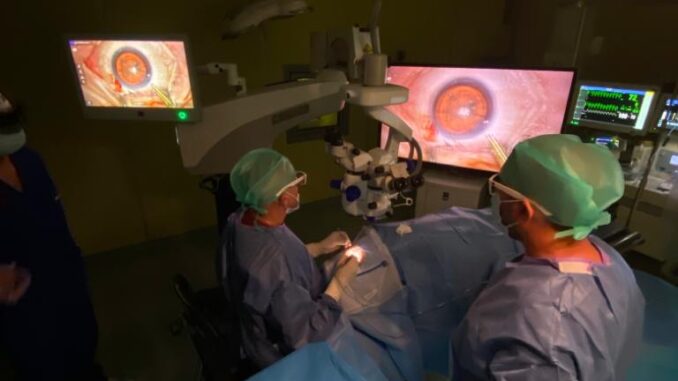 26-9-2023_AOR_microscopio3D_Oculistica