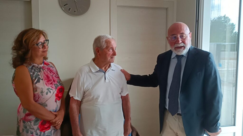 Taranto, 14 settembre 2023 – Il Direttore Generale di ASL Taranto si reca in visita presso pazienti in cura con sistemi di telemedicina taranto