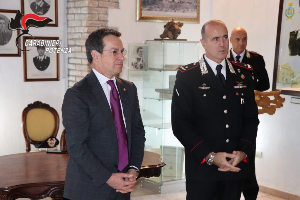 Premiazione e saluto di commiato di 5 Carabinieri in servizio Premiazione