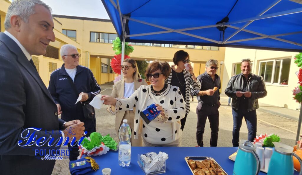 INAUGURATE AULE AL FERMI DI POLICORO OTTO NUOVE AULE. DICHIARAZIONE DEL DIRIGENTE SCOLASTICO GIOVANNA TARANTINO aule