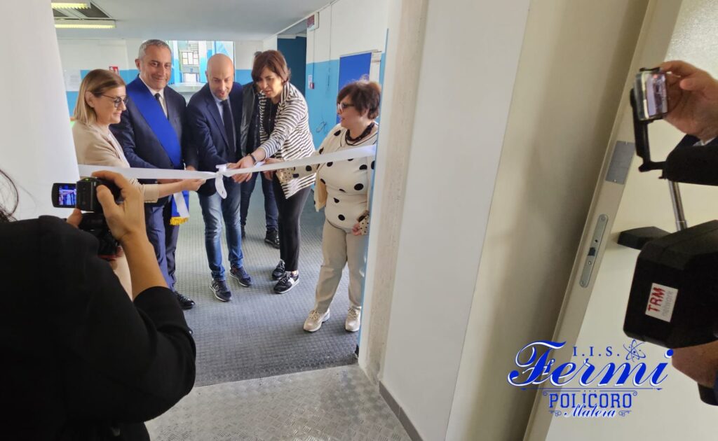INAUGURATE AULE AL FERMI DI POLICORO OTTO NUOVE AULE. DICHIARAZIONE DEL DIRIGENTE SCOLASTICO GIOVANNA TARANTINO aule
