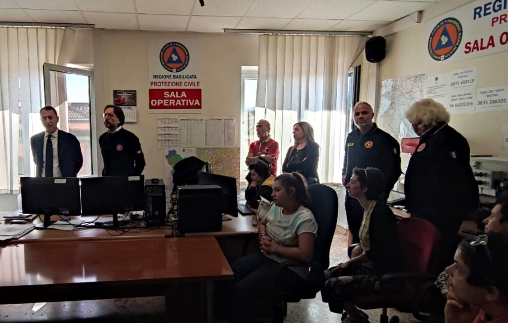 Protezione Civile, Fanelli nella sala operativa con assistiti Aias fanelli