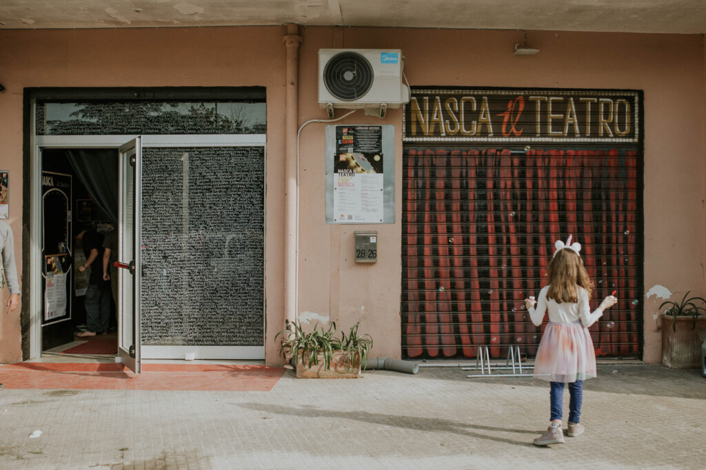 Domenica 29 ottobre - Presentazione stagione Unica - Fuoribordo di Nasca - Il teatro a Lecce