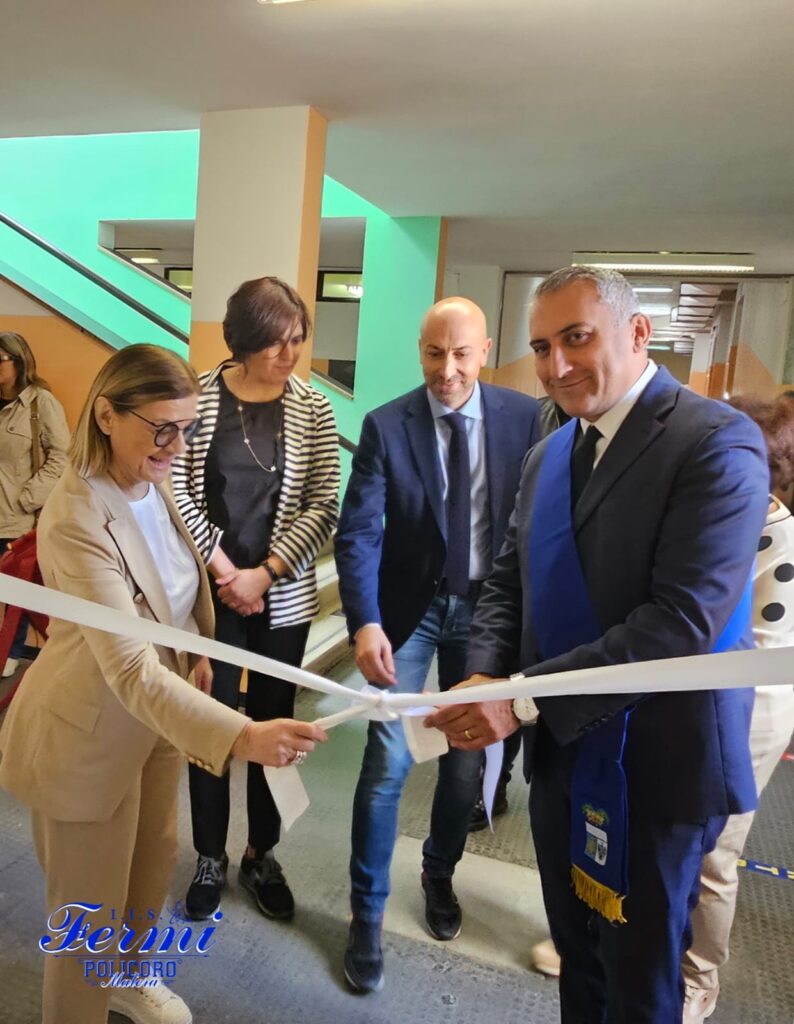 INAUGURATE AULE AL FERMI DI POLICORO OTTO NUOVE AULE. DICHIARAZIONE DEL DIRIGENTE SCOLASTICO GIOVANNA TARANTINO aule