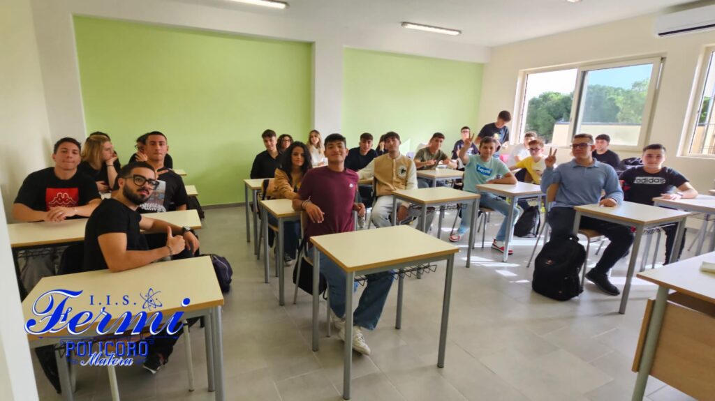 INAUGURATE AULE AL FERMI DI POLICORO OTTO NUOVE AULE. DICHIARAZIONE DEL DIRIGENTE SCOLASTICO GIOVANNA TARANTINO aule