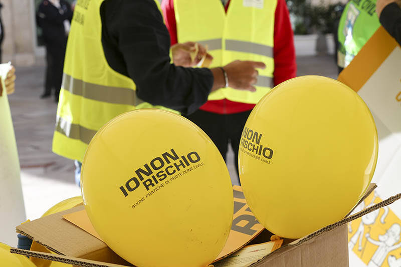 IO NON RISCHIO - BUONE PRATICHE DI PROTEZIONE CIVILE"Il 15 ottobre 2023 i volontari in piazza Garibaldi a Santeramo in Colle protezione