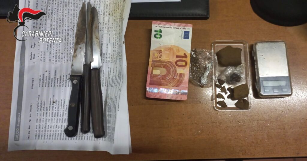 PICERNO:63ENNE ARRESTATO DAI CARABINIERI PER DETENZIONE AI FINI DI SPACCIO DI SOSTANZE STUPEFACENTI. stupefacenti,detenzione