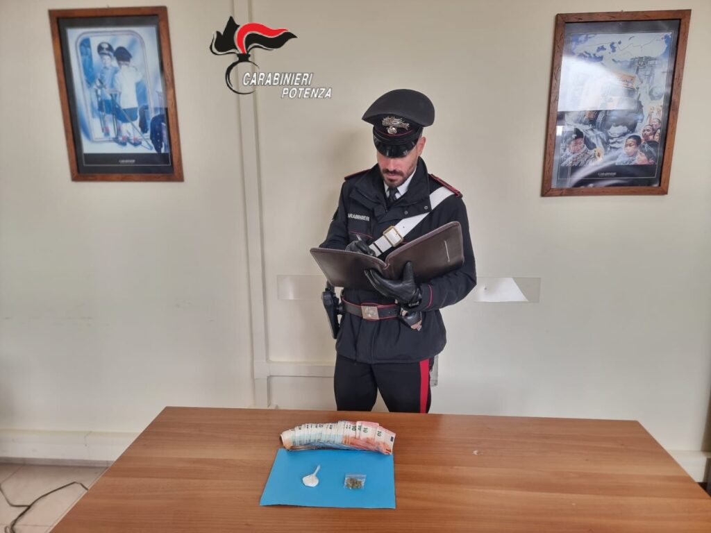 controlli dei carabinieri in provincia di potenza per contrastare i reati in materia di stupefacenti. carabinieri
