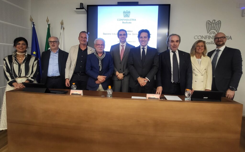 INDUSTRIE CHIMICHE, GOMME E PLASTICHE : CHECCHI ELETTO PRESIDENTE. MIRAGLIA E’ IL VICE industrie,chimiche
