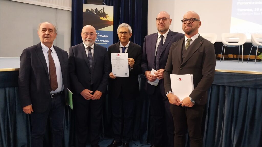 Taranto, 30 novembre 2023 – “Una nuova chirurgia toracica nella rete oncologica pugliese. Percorsi e integrazione con il territorio”. taranto