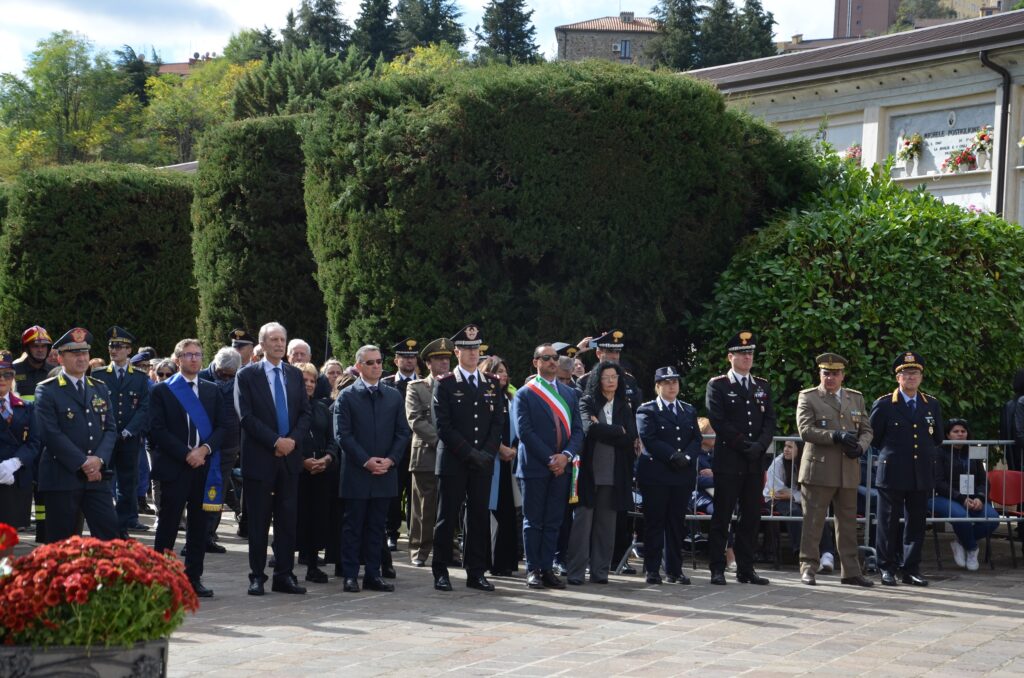 potenza: 2 novembre 2023. cerimonia in onore ai caduti presso il sacrario militare del cimitero monumentale di potenza. cerimonia