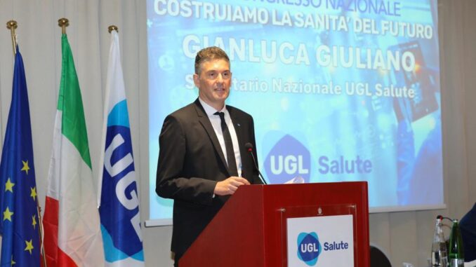 Giuliano-parla-al-Congresso-Nazionale-UGL-Salute