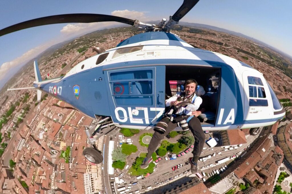 Presentato oggi a Roma il calendario della Polizia di Stato 2024 realizzato dal fotografo Massimo Sestini Polizia di Stato