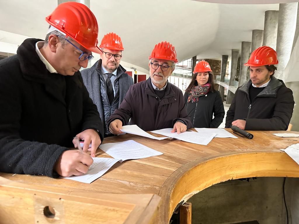 lavori,cineteatro