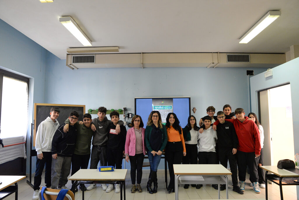 Asso Fruit Italia incontra gli studenti del Liceo di Policoro per parlare di sostenibilità asso fruit,studenti,sostenibikita