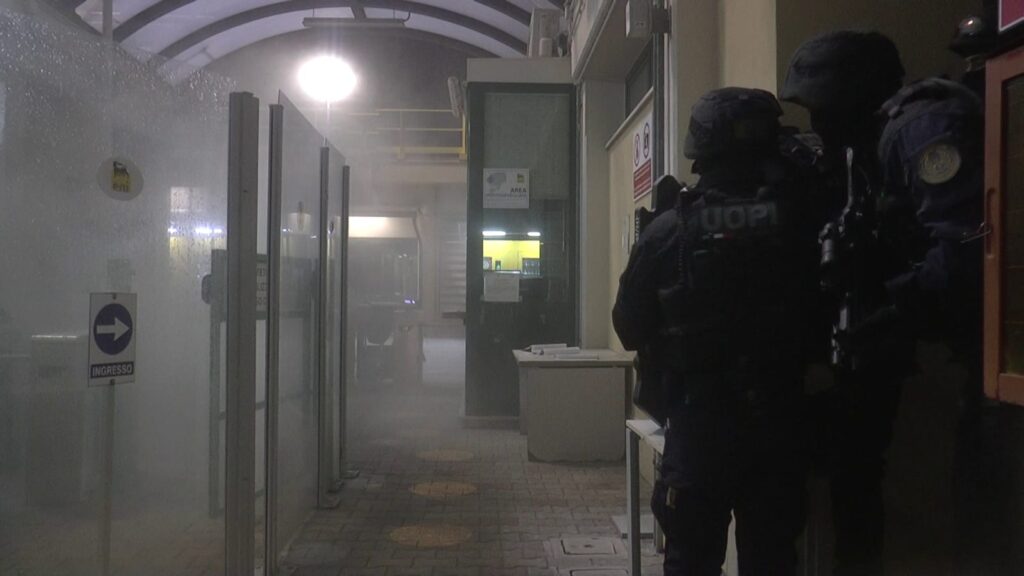 Questura di Potenza - Esercitazione Squadra di negoziazione questura,potenza,esercitazioni