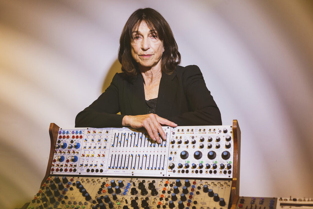 GIOVEDÌ 7 DICEMBRE PER LA RASSEGNA MUSE LO SPAZIO MURAT DI BARI OSPITA SUZANNE CIANI, UNA DELLE VERE PIONIERE DELLA MUSICA ELETTRONICA. musica,pioniere,spazio
