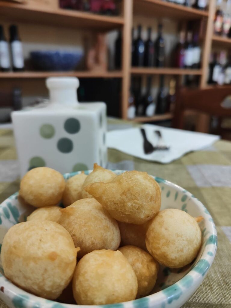 Pettole