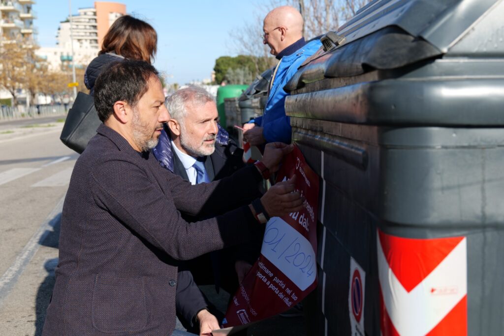 AL VIA IL 23 GENNAIO LA RACCOLTA PORTA A PORTA NEL MUNICIPIO IV E IN UNA PARTE DEL QUARTIERE PICONE gennaio,raccolta