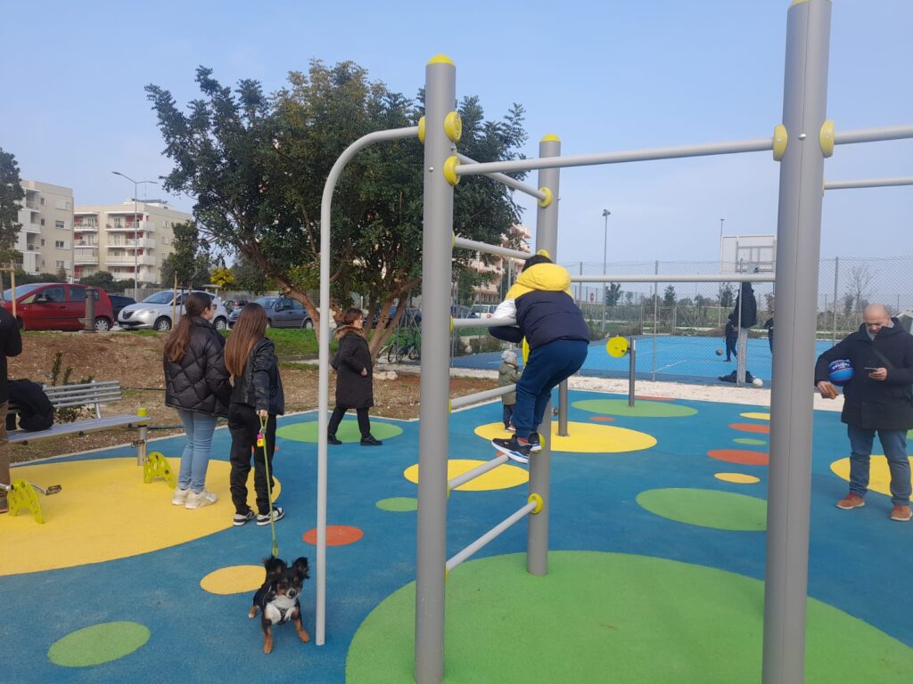 INAUGURATA QUESTA MATTINA CON UNA FESTA DI QUARTIERE mattina,festa