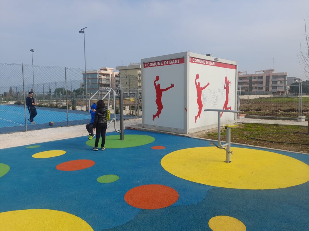 INAUGURATA QUESTA MATTINA CON UNA FESTA DI QUARTIERE mattina,festa