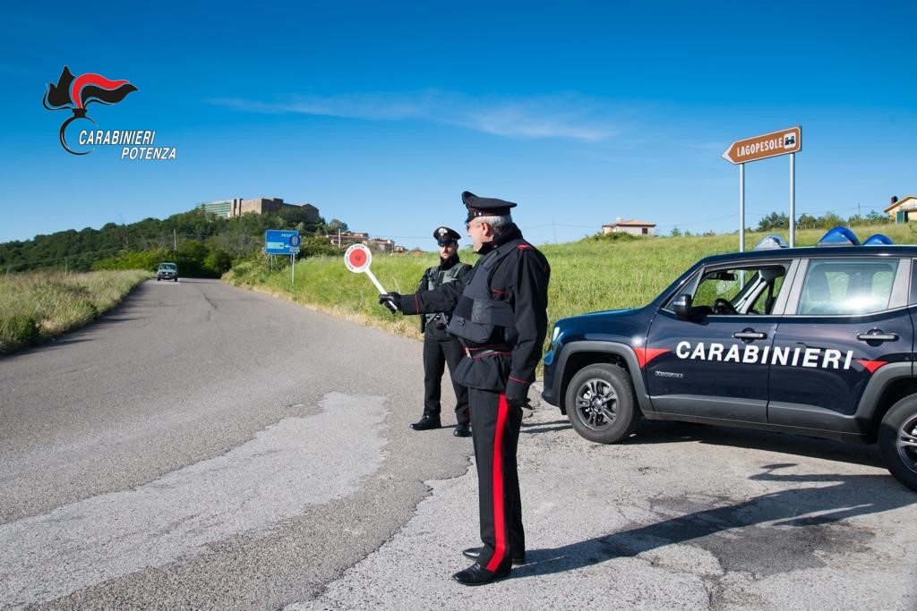 POTENZA(PZ): I carabinieri intensificano i controlli in occasione delle festività di fine anno. In tre finiscono in manette. carabinieri,ùpotenza,festivita