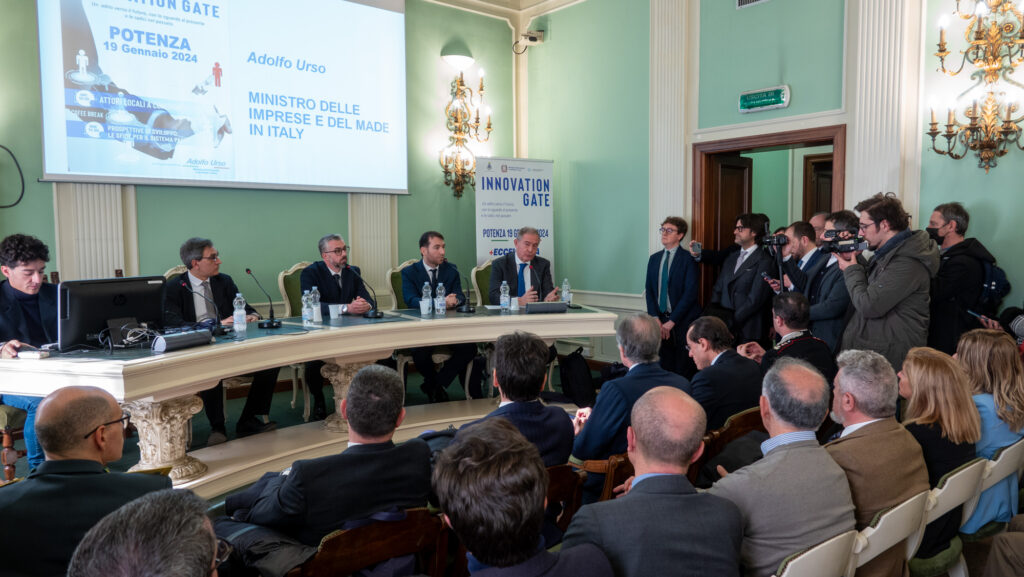 Bardi: “Oltre 500 mln per accompagnare la Basilicata verso la transizione industriale” bardi,basilicata
