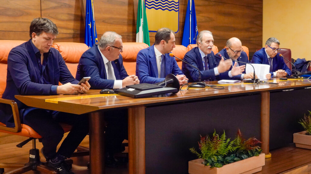Acqua, Bardi: verso la riduzione dei costi energetici e delle bollette acqua,bardi,bollette