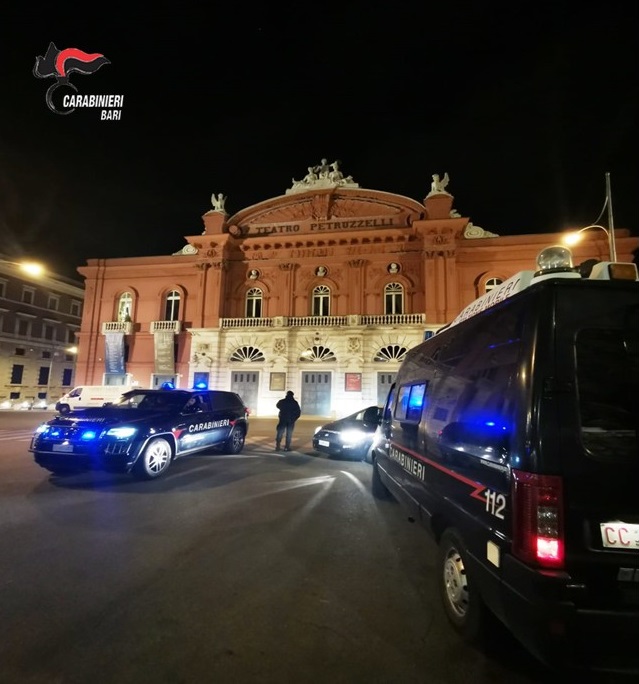 Bari. Operazione ad Alto Impatto dei Carabinieri nei pressi della Stazione Ferroviaria, con numerosi controlli e 2 arresti. bari,carabinieri