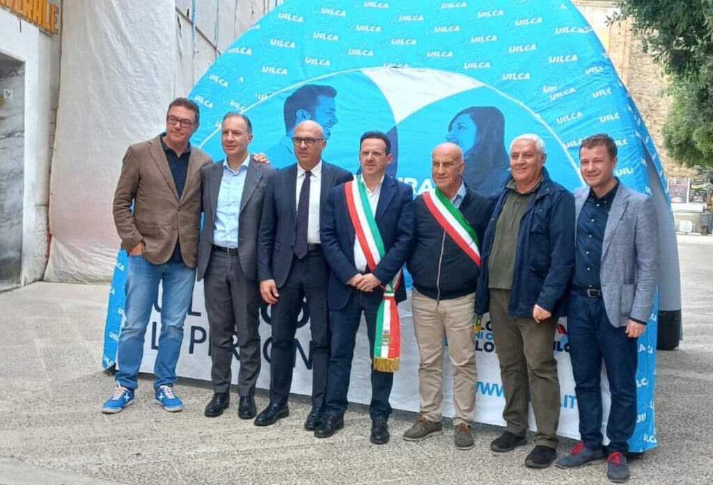 Rapporto Uilca sulla desertificazione bancaria: nove persone su dieci insoddisfatte dalla chiusura delle filiali. filiali,rapporto