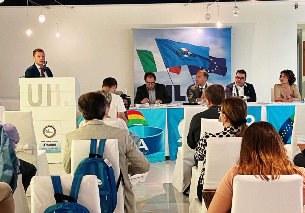 Rapporto Uilca sulla desertificazione bancaria: nove persone su dieci insoddisfatte dalla chiusura delle filiali. filiali,rapporto