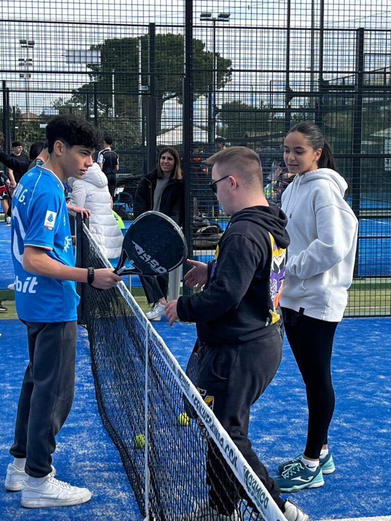 RIAPRE LA PALESTRA DOPO I LAVORI DI RISTRUTTURAZIONE - PER L'OCCASIONE PREMIATI GLI STUDENTI VINCITORI DEL TORNEO DI PADEL palestra,torneo