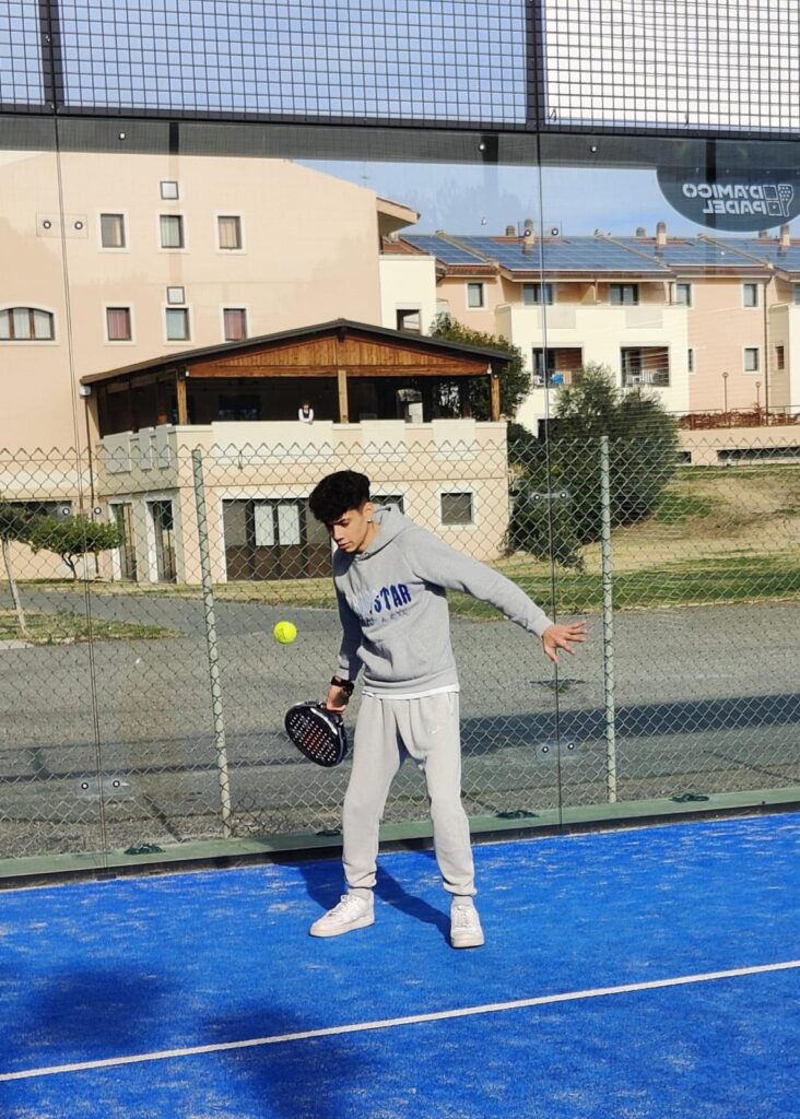 RIAPRE LA PALESTRA DOPO I LAVORI DI RISTRUTTURAZIONE - PER L'OCCASIONE PREMIATI GLI STUDENTI VINCITORI DEL TORNEO DI PADEL palestra,torneo