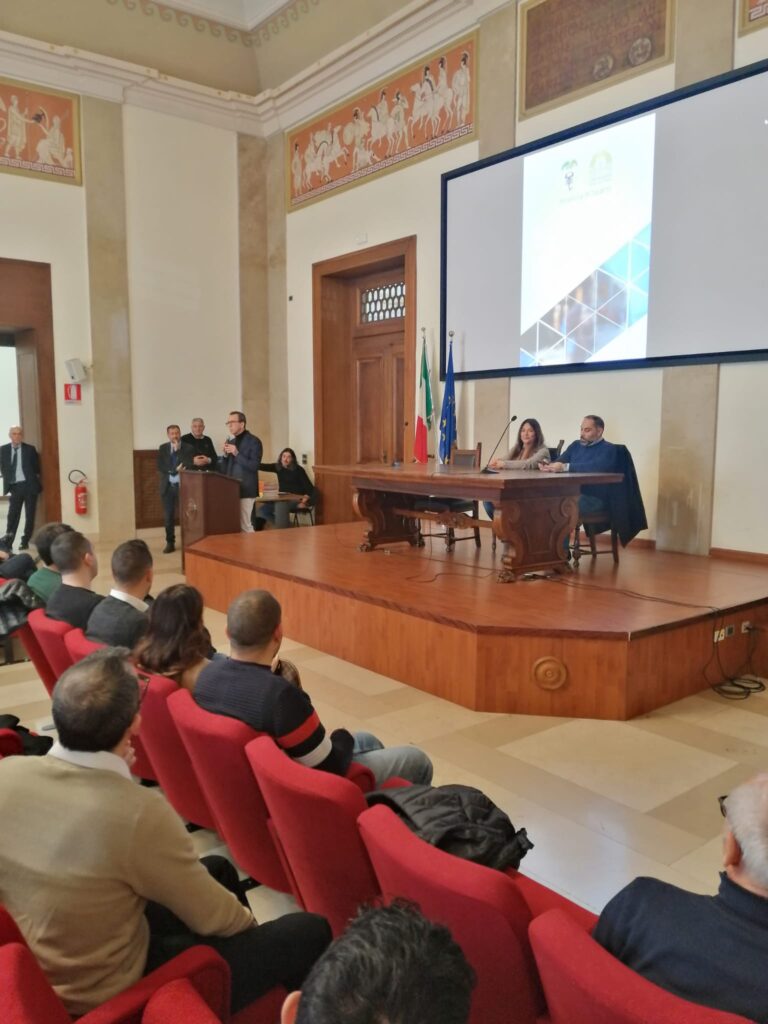 Partecipata cerimonia di benvenuto ieri mattina nel Salone di Rappresentanza a Palazzo del Governo per le nuove figure che andranno a far parte della pianta organica dell’Ente cerimonia,palazzo