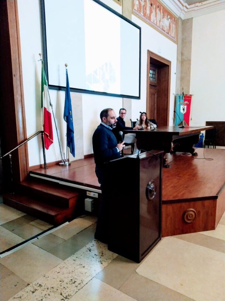 Partecipata cerimonia di benvenuto ieri mattina nel Salone di Rappresentanza a Palazzo del Governo per le nuove figure che andranno a far parte della pianta organica dell’Ente cerimonia,palazzo