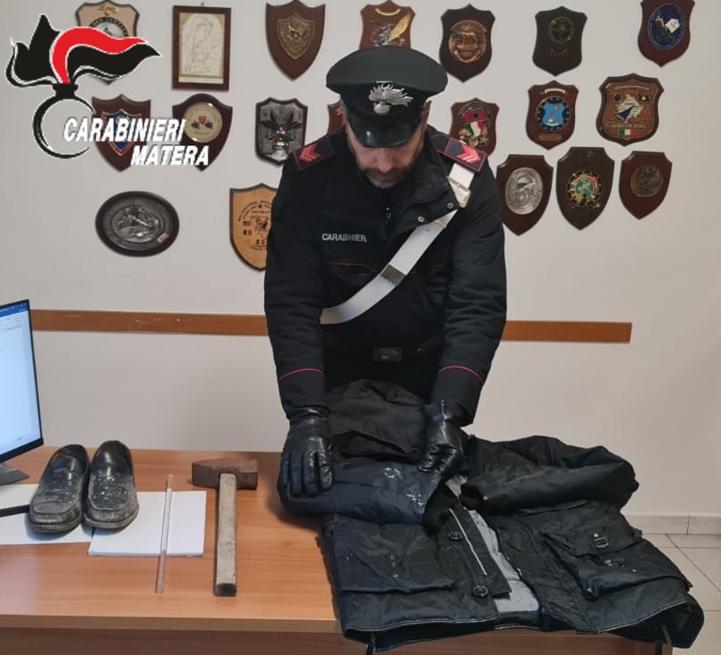 BERNALDA: I CARABINIERI IDENTIFICANO E DENUNCIANO IL PRESUNTO RESPONSABILE DEL GRAVE ATTO DI DANNEGGIAMENTO PERPETRATO AI DANNI DI UNA CASA FUNERARIA, AVVENUTO IL 6 GENNAIO SCORSO carabinieri