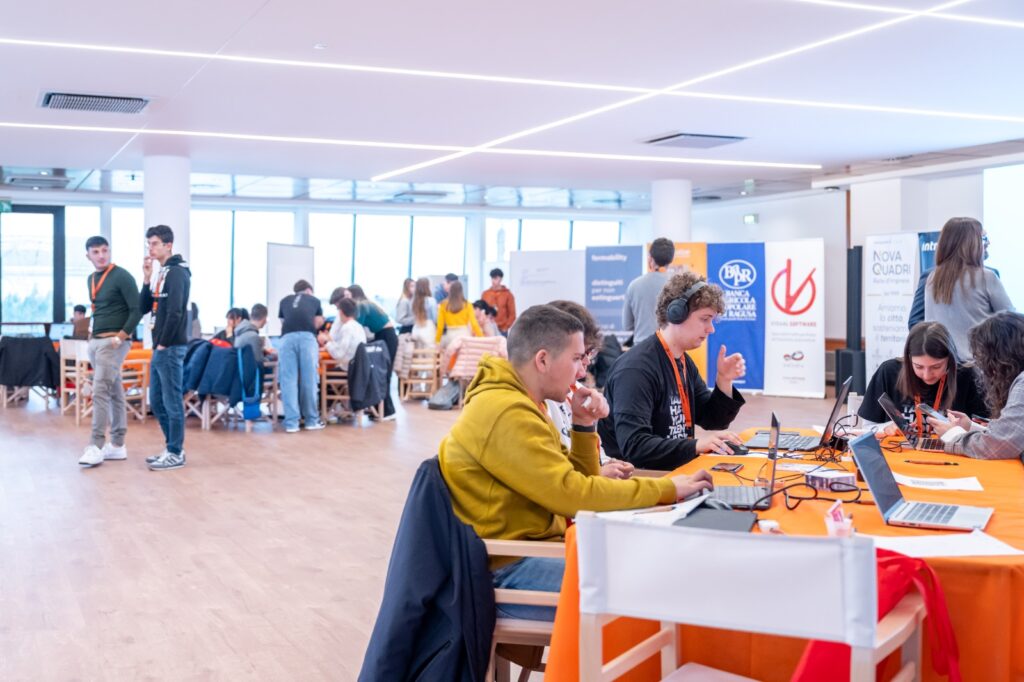 IDEE PER UN FUTURO SEMPRE PIU’ SOSTENIBILE. CONCLUSA LA TERZA EDIZIONE DI HACK YOUR TALENT CON OLTRE 100 GIOVANI CHE HANNO IMMAGINATO PROGETTI INNOVATIVI futuro,talent,giovani,progetti
