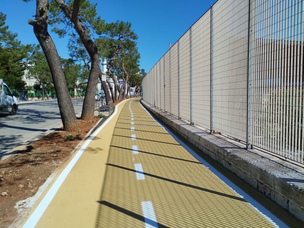 COMPLETATI I LAVORI DI MANUTENZIONE STRAORDINARIA DELLA PISTA CICLABILE CHE COLLEGA IL VARCO DELLA VITTORIA AL CUS lavori