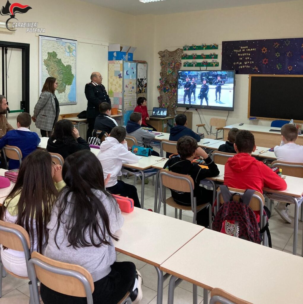 AVIGLIANO: CARABINIERI PROTAGONISTI DELLA CULTURA DELLA LEGALITÀ. carabinieri